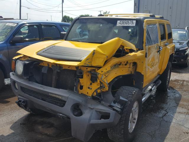 5GTDN13E278153354 - 2007 HUMMER H3 YELLOW photo 2