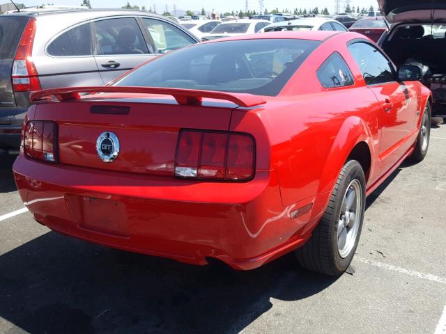 1ZVHT82HX65147267 - 2006 FORD MUSTANG GT RED photo 4