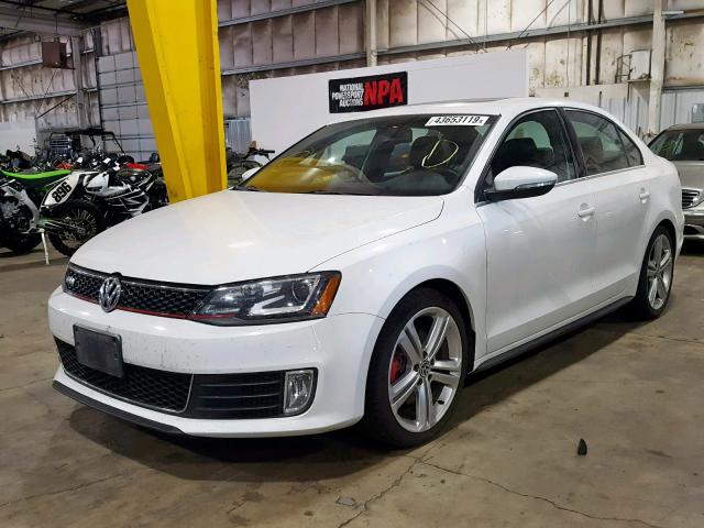 3VW4T7AJXFM254729 - 2015 VOLKSWAGEN JETTA GLI WHITE photo 2