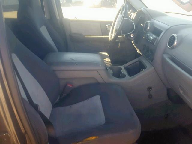 1FMRU15W94LA52385 - 2004 FORD EXPEDITION BLUE photo 5