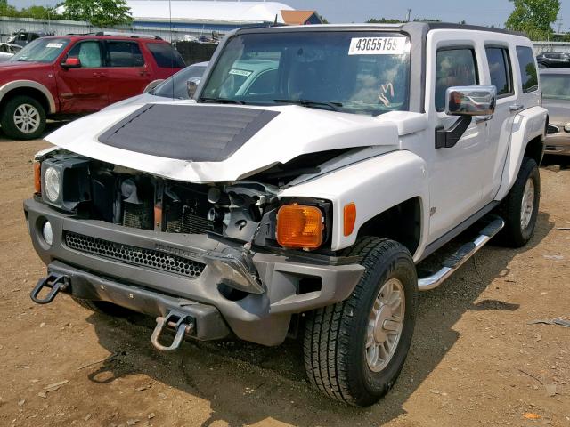 5GTDN13E678139196 - 2007 HUMMER H3 WHITE photo 2