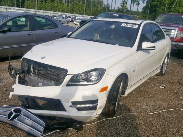 WDDGF4HB2CA724870 - 2012 MERCEDES-BENZ C 250 WHITE photo 2