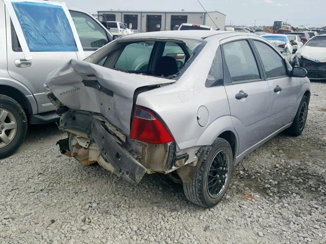 1FAFP34N37W331441 - 2007 FORD FOCUS ZX4 SILVER photo 4