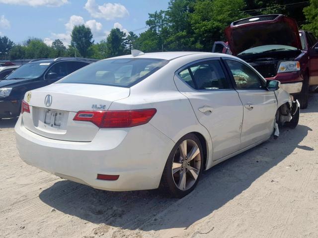 19VDE1F72DE008779 - 2013 ACURA ILX 20 TEC WHITE photo 4