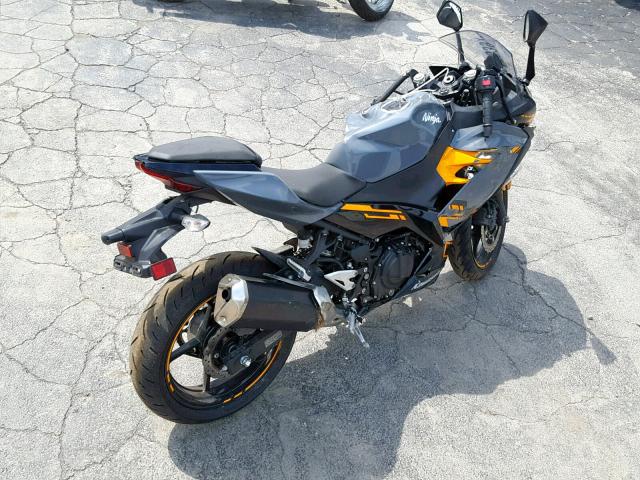 JKAEXKG14JDA02112 - 2018 KAWASAKI EX400 GRAY photo 4