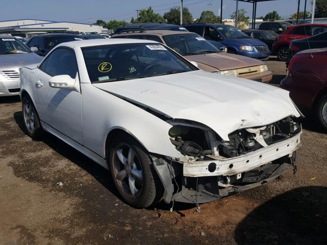 WDBKK65F61F207878 - 2001 MERCEDES-BENZ SLK 320 WHITE photo 1