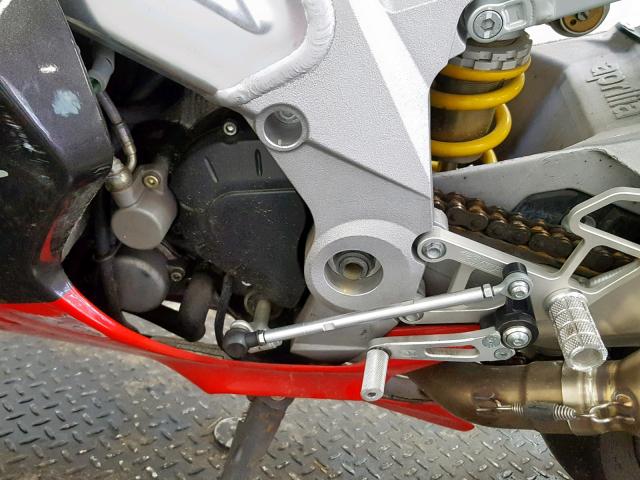 ZD4RRC0004S000268 - 2004 APRILIA RSV 1000 R RED photo 6