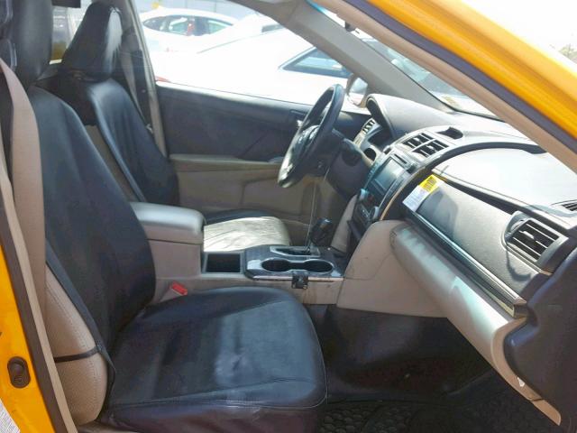 4T1BD1FK1EU100406 - 2014 TOYOTA CAMRY HYBR YELLOW photo 5