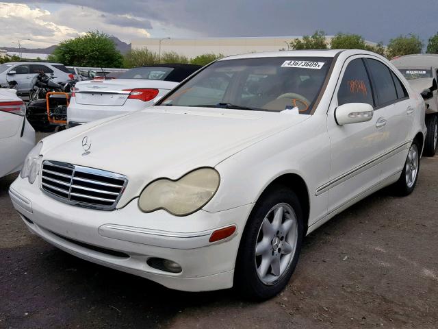 WDBRF61J03F392011 - 2003 MERCEDES-BENZ C 240 WHITE photo 2