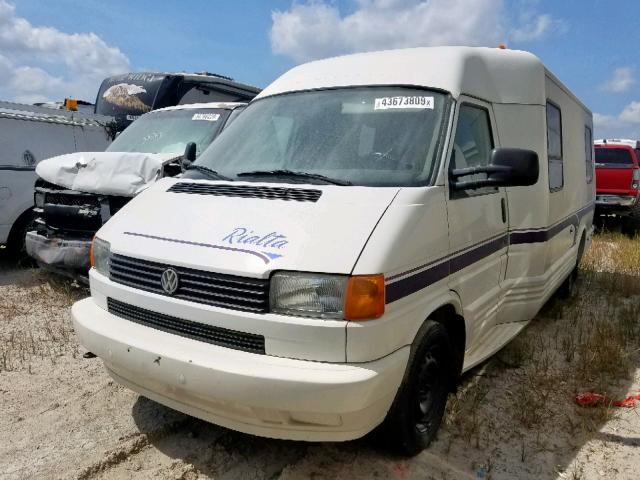 1WVAE0701SH020763 - 1995 WINNEBAGO RIALTA MOT WHITE photo 2