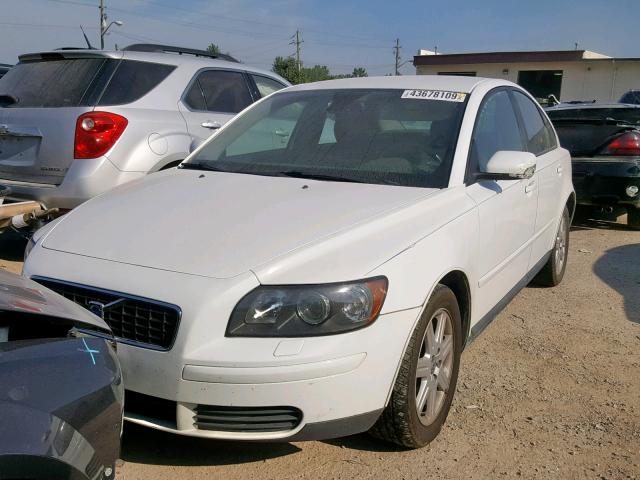 YV1MS390362203049 - 2006 VOLVO S40 2.4I WHITE photo 2