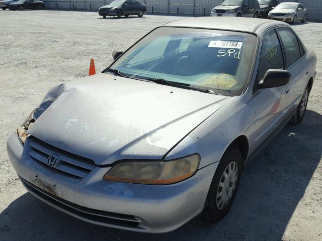 1HGCF86621A032144 - 2001 HONDA ACCORD VAL SILVER photo 2