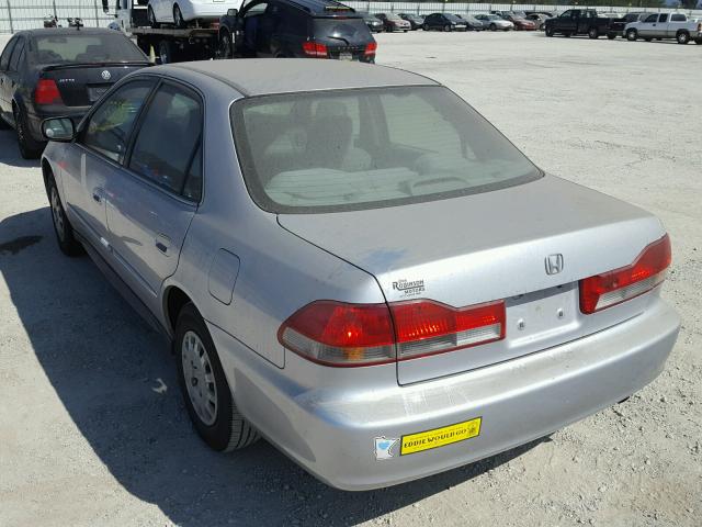 1HGCF86621A032144 - 2001 HONDA ACCORD VAL SILVER photo 3