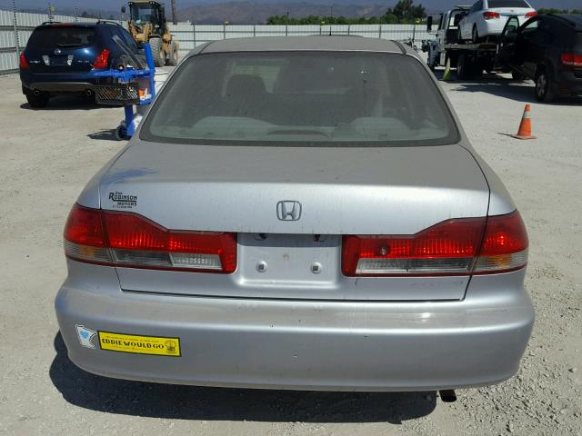 1HGCF86621A032144 - 2001 HONDA ACCORD VAL SILVER photo 9