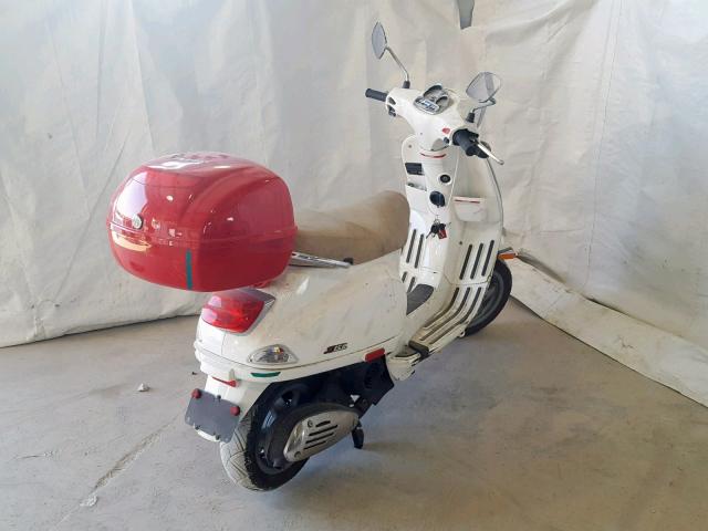 ZAPM448F795601863 - 2009 VESPA LX 150 WHITE photo 4