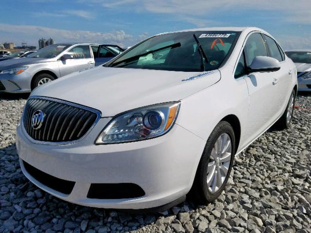 1G4PV5SK1G4140438 - 2016 BUICK VERANO 1SV WHITE photo 2