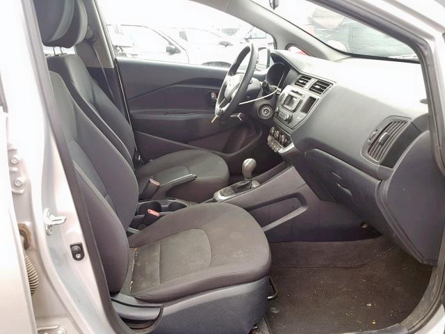 KNADM5A38E6359139 - 2014 KIA RIO LX SILVER photo 5