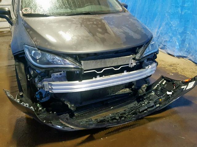 2C4RC1BGXKR626906 - 2019 CHRYSLER PACIFICA T GRAY photo 9