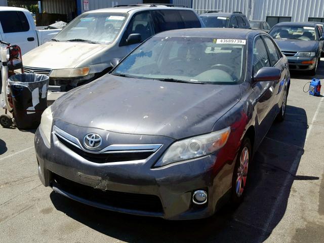 4T1BB3EK0BU140507 - 2011 TOYOTA CAMRY HYBR GRAY photo 2