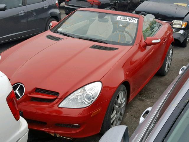 WDBWK54F68F184657 - 2008 MERCEDES-BENZ SLK 280 RED photo 2