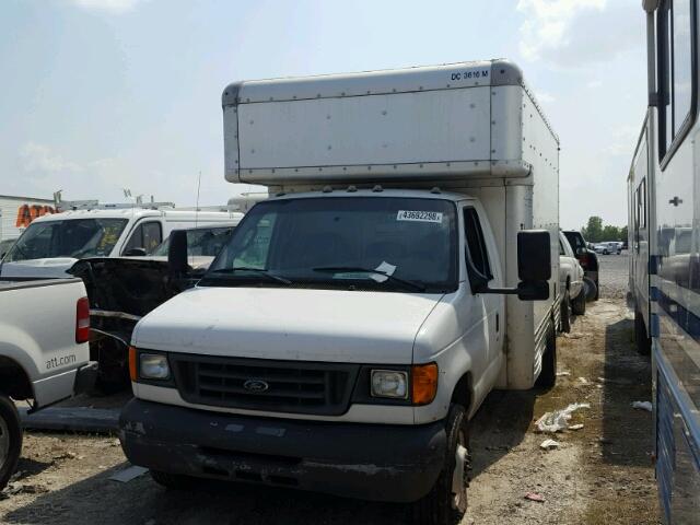 1FDXE45S76DA59173 - 2006 FORD E450 WHITE photo 2