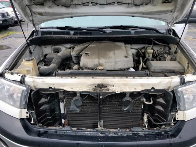 5TFLU52148X014636 - 2008 TOYOTA TUNDRA WHITE photo 8