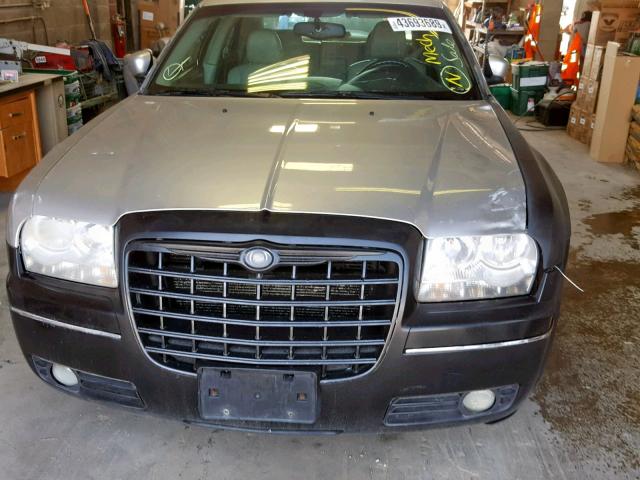 2C3JA53G55H693906 - 2005 CHRYSLER 300 TOURIN SILVER photo 10