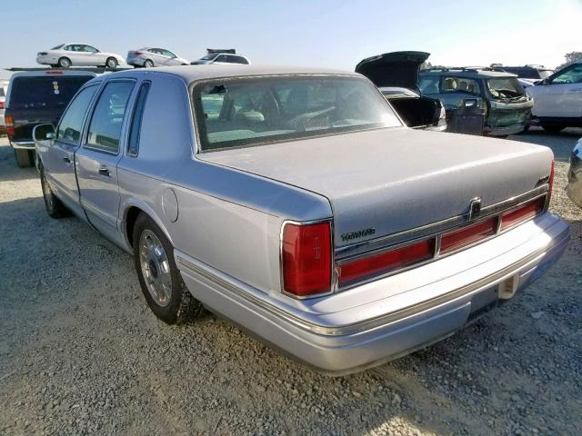 1LNLM83W1VY738510 - 1997 LINCOLN TOWN CAR C SILVER photo 3