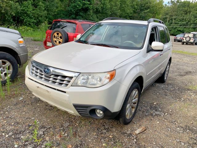 JF2SHAECXBH741983 - 2011 SUBARU FORESTER L WHITE photo 4