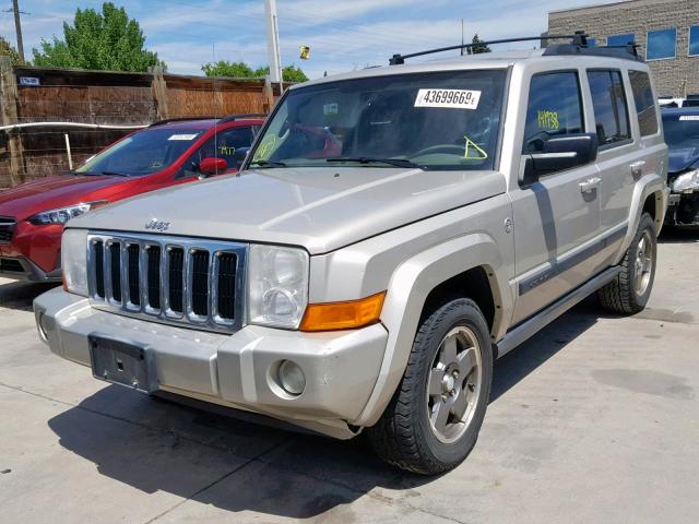 1J8HG48P87C653555 - 2007 JEEP COMMANDER BEIGE photo 2