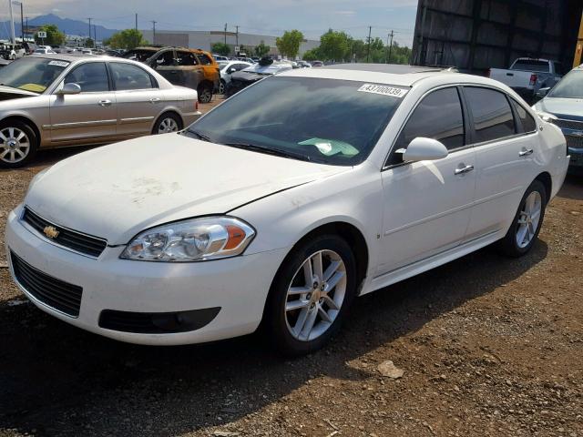 2G1WU57M291202143 - 2009 CHEVROLET IMPALA LTZ WHITE photo 2