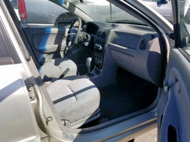 KNADC123216038184 - 2001 KIA RIO SILVER photo 5