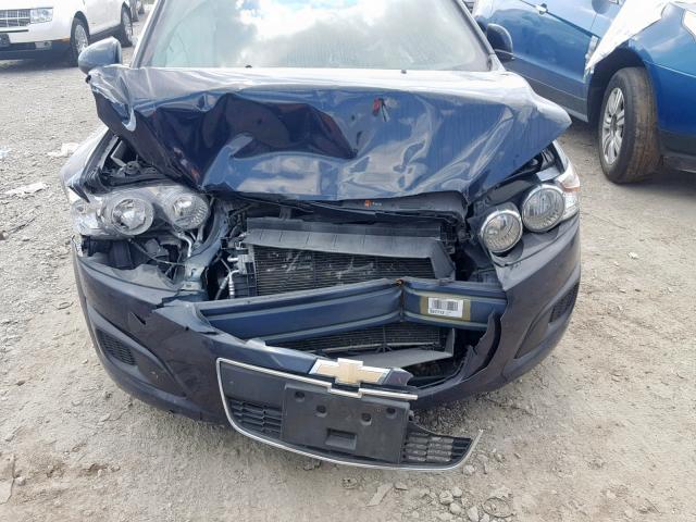 1G1JA5SH5F4219225 - 2015 CHEVROLET SONIC LS BLUE photo 9