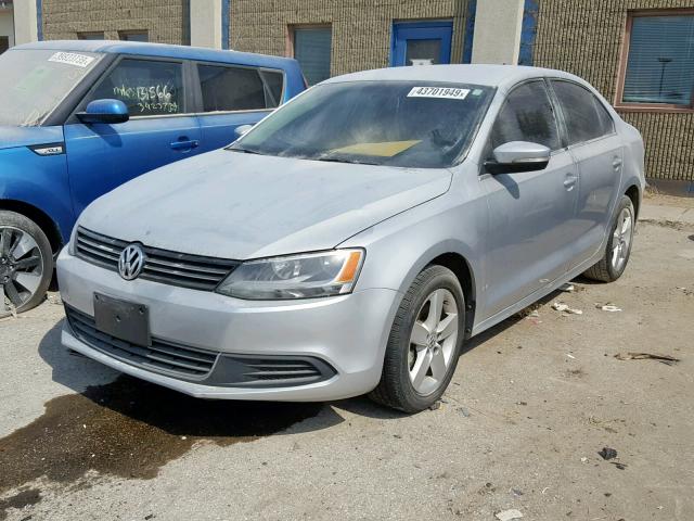 3VWLL7AJ6DM413187 - 2013 VOLKSWAGEN JETTA TDI SILVER photo 2