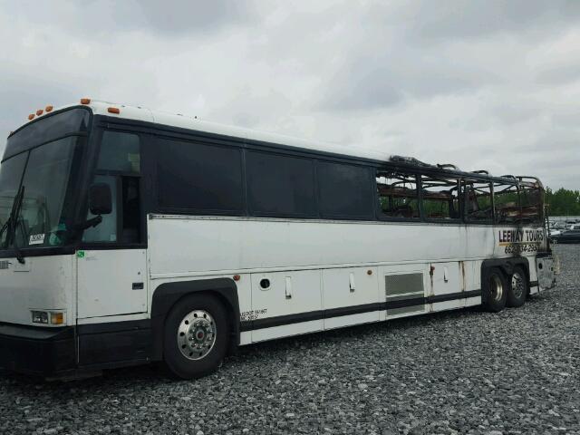 1M8PDMPA6XP052146 - 1999 MOTOR COACH INDUSTRIES TRANSIT BU WHITE photo 2