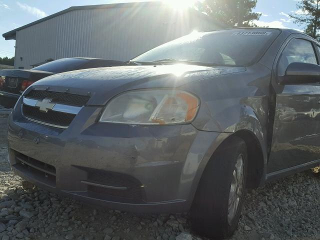 KL1TD5DE5BB257335 - 2011 CHEVROLET AVEO LS SILVER photo 9