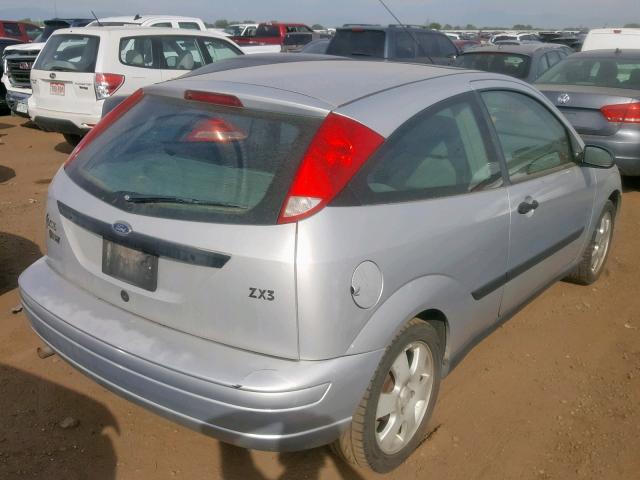 3FAFP31391R251882 - 2001 FORD FOCUS ZX3 SILVER photo 4