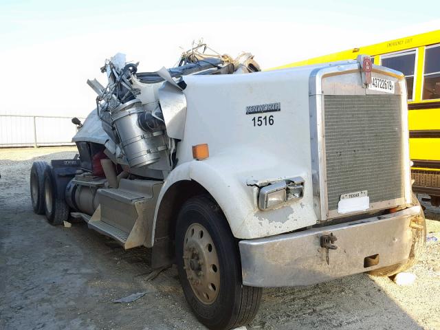 1XKWD49X7GJ117279 - 2016 KENWORTH CONSTRUCTI WHITE photo 1