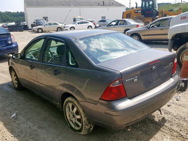 1FAFP34N15W202840 - 2005 FORD FOCUS ZX4 GRAY photo 3