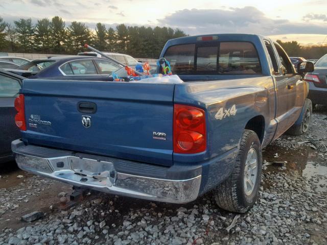 1D7HW42N55S305173 - 2005 DODGE DAKOTA SLT BLUE photo 4