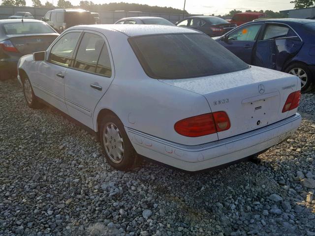 WDBJF25H9XA785733 - 1999 MERCEDES-BENZ E 300TD WHITE photo 3