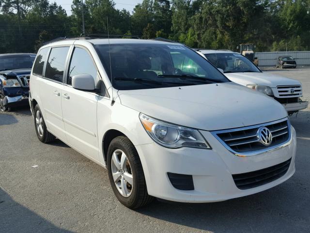 2V4RW3DG3BR717201 - 2011 VOLKSWAGEN ROUTAN SE WHITE photo 1