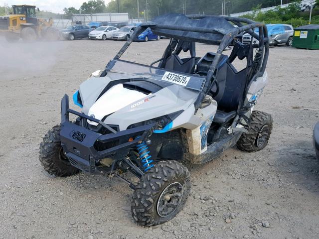 3JBPDAR23HJ000438 - 2017 CAN-AM MAVERICK 1 BLACK photo 2