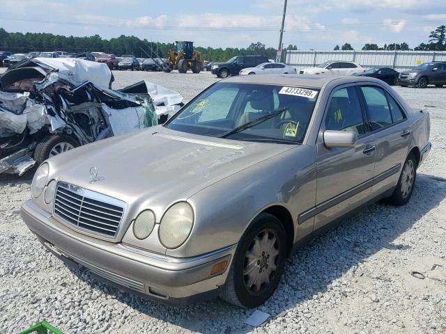 WDBJF55F7TJ020157 - 1996 MERCEDES-BENZ E 320 TWO TONE photo 2