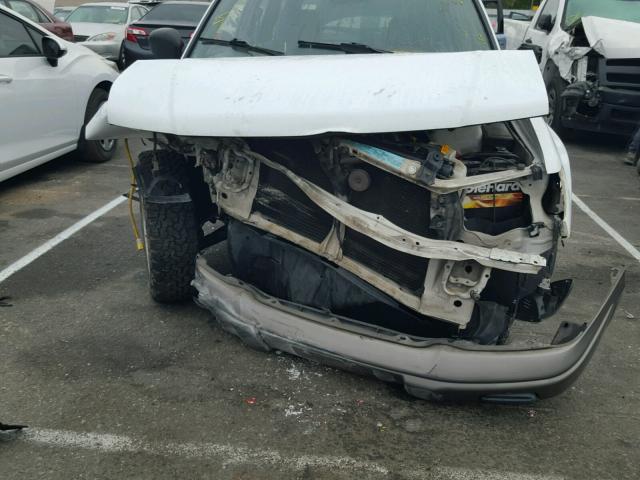 JF1SF6558YG706916 - 2000 SUBARU FORESTER S WHITE photo 9