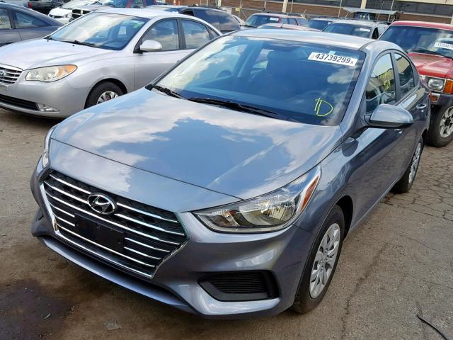 3KPC24A30KE057736 - 2019 HYUNDAI ACCENT SE GRAY photo 2