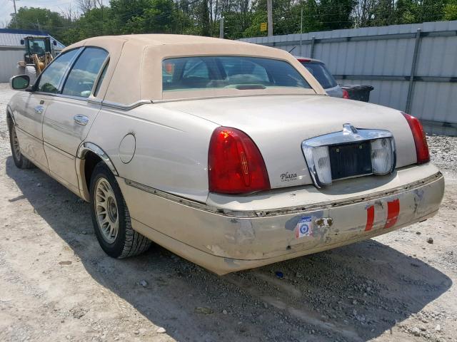 1LNHM83W32Y649877 - 2002 LINCOLN TOWN CAR C BEIGE photo 3