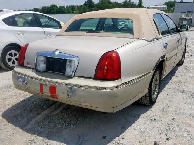 1LNHM83W32Y649877 - 2002 LINCOLN TOWN CAR C BEIGE photo 4