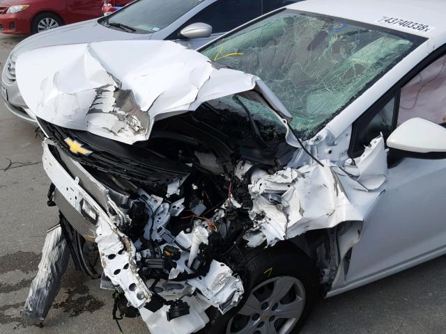 1G1BC5SM5J7133366 - 2018 CHEVROLET CRUZE LS WHITE photo 9