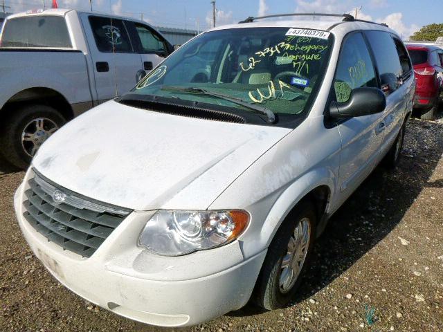 2A4GP54L16R627343 - 2006 CHRYSLER TOWN & COU WHITE photo 2